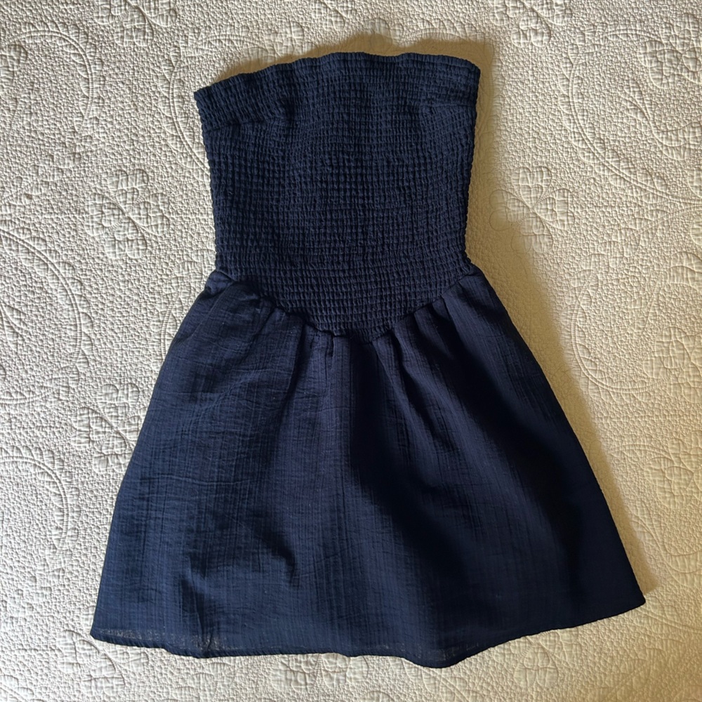 Universal Thread Smocked Strapless Dreas